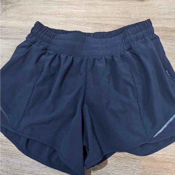 1. Lululemon Hotty Hot Short - True Navy - Size 6 - Low Rise - Picture 6 of 7